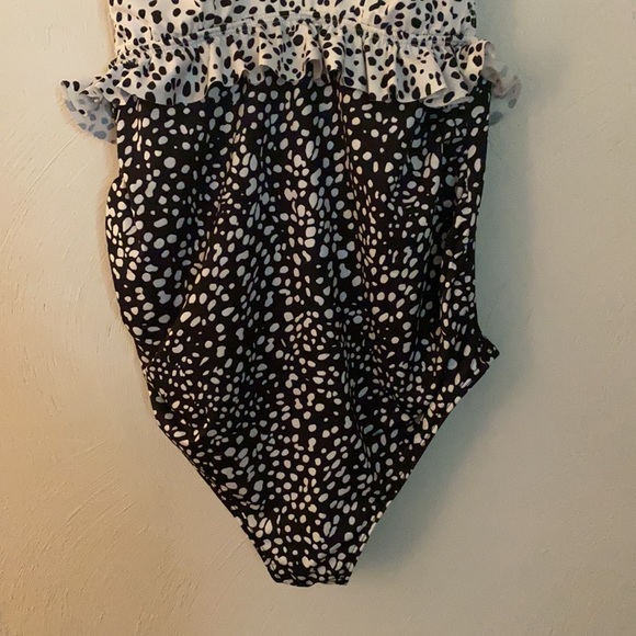 One piece bathing suit - Picture 4 of 6